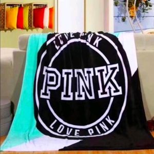 💙SOLD💙 VS Pink Fleece 50 x 60 Blanket!